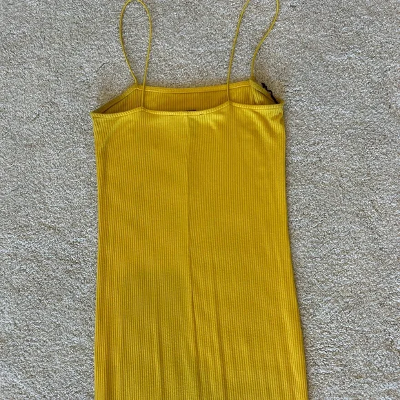 YELLOW DRESS - Picture 4 of 7